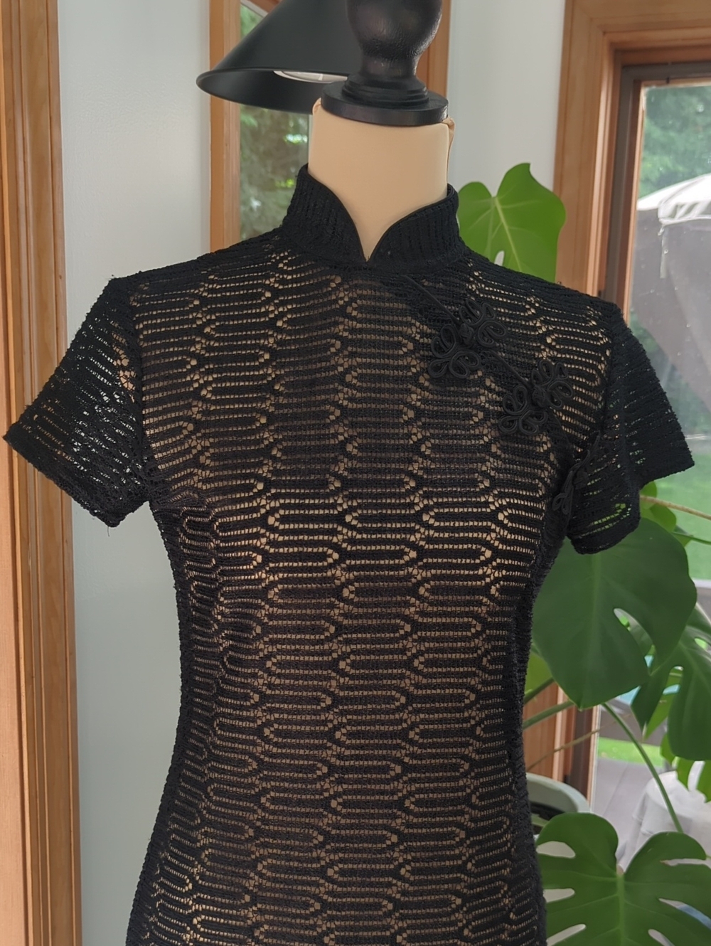 Benjamin A. Los Angeles Black Crochet Mesh Maxi Dress Frog Closure Size 4